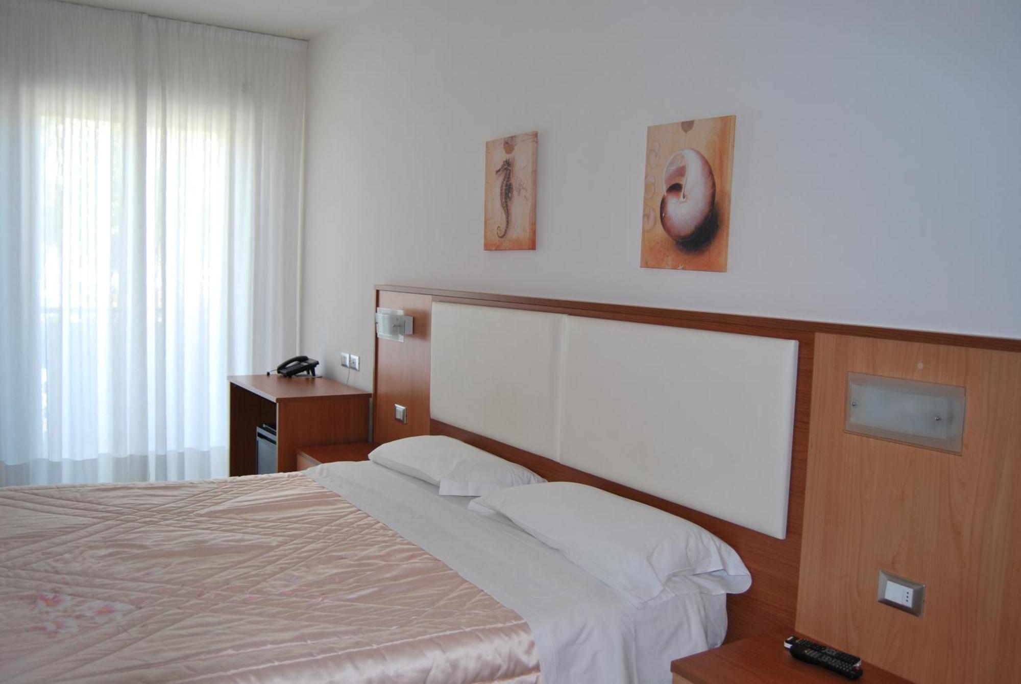 Nereto Hotel Europa מראה חיצוני תמונה