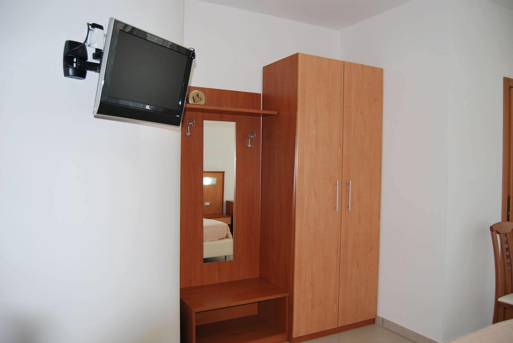 Nereto Hotel Europa מראה חיצוני תמונה