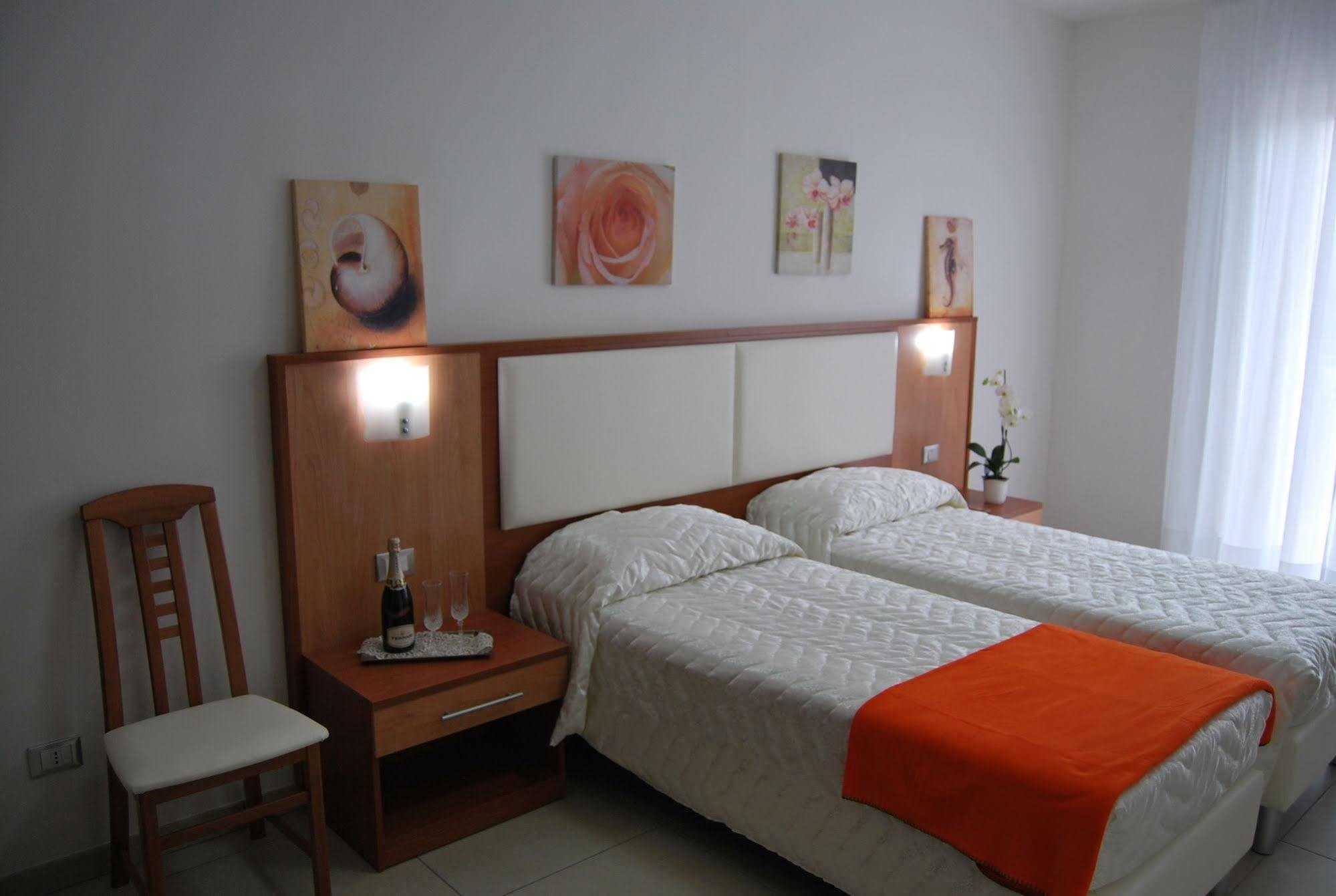 Nereto Hotel Europa מראה חיצוני תמונה