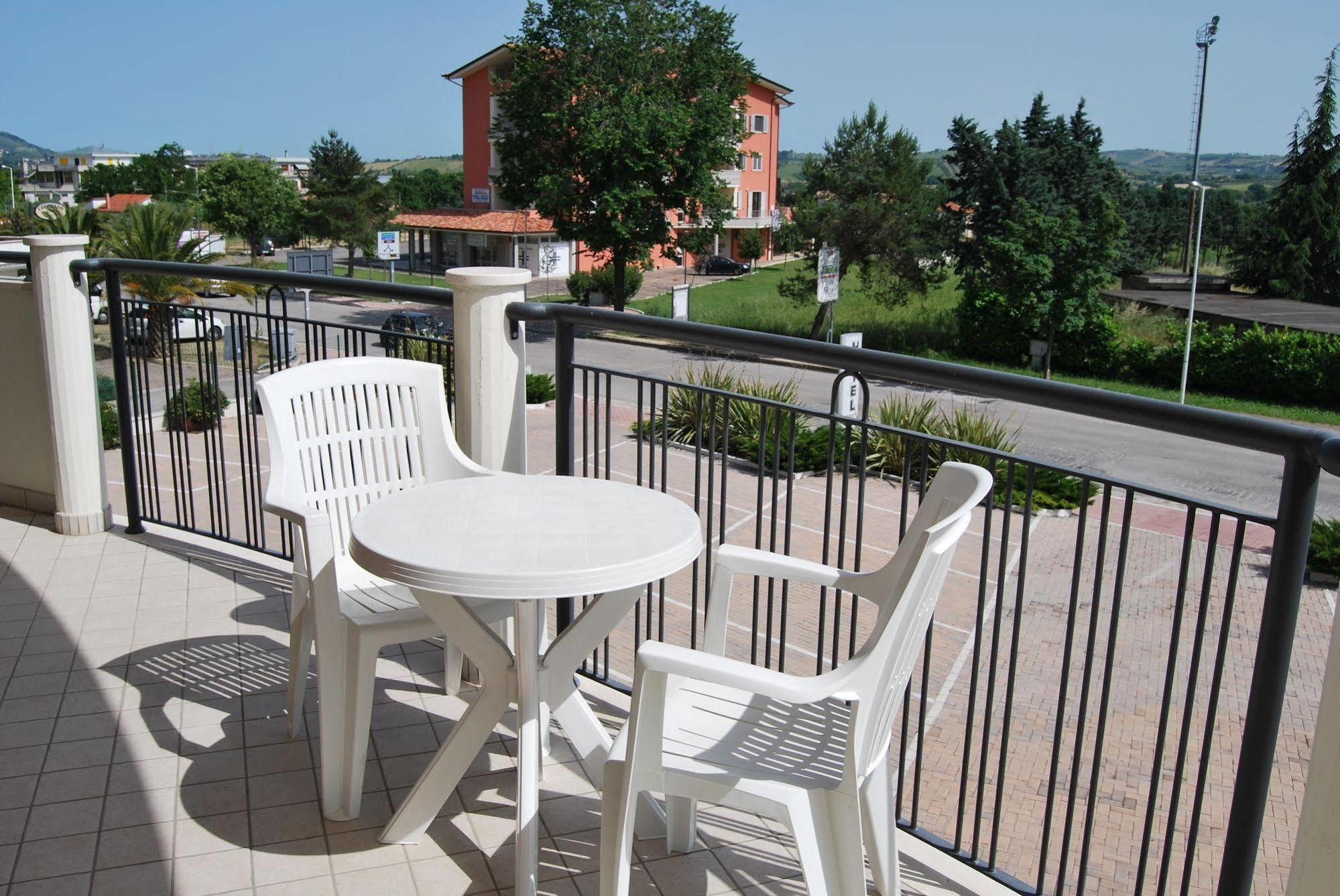 Nereto Hotel Europa מראה חיצוני תמונה