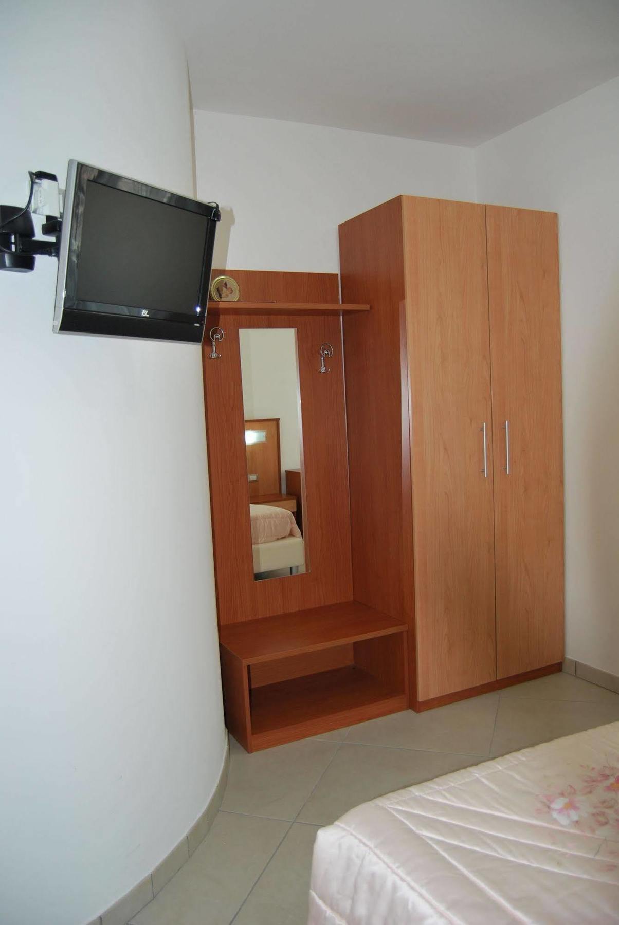 Nereto Hotel Europa מראה חיצוני תמונה